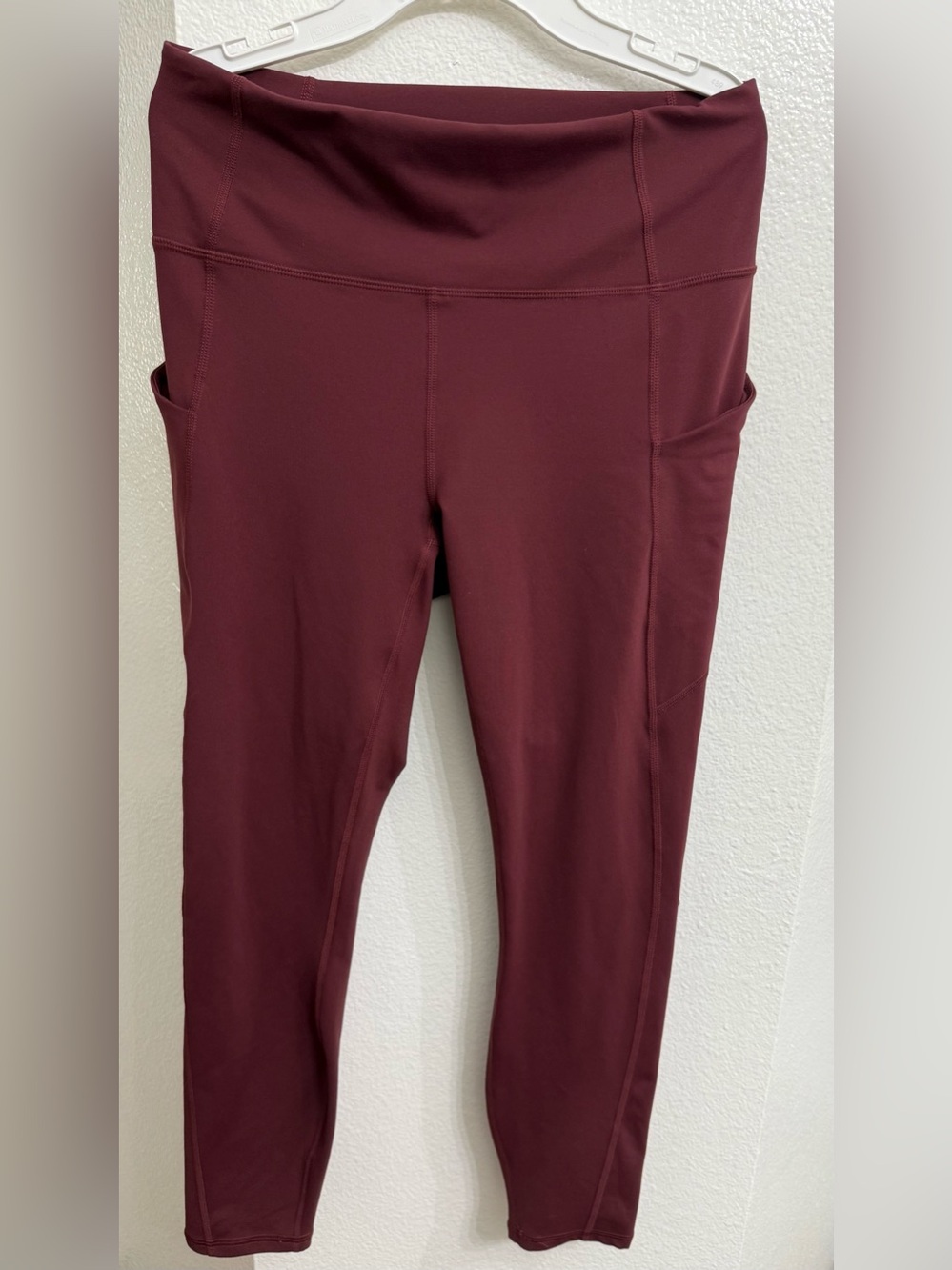 Flabletics PureLuxe High-wasted Leggings 7/8 Women’s Size Medium Merlot